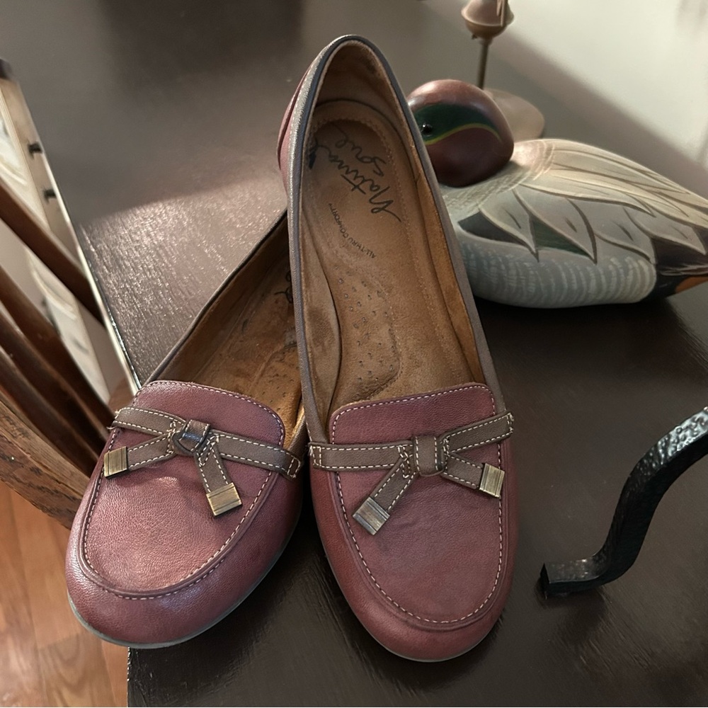 Natural Soul Maroon Loafers with Bow Accent